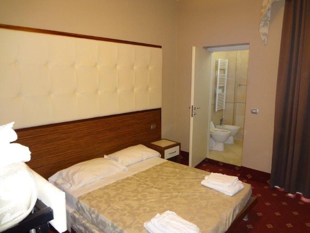 Hotel In Cesenatico Buitenkant foto