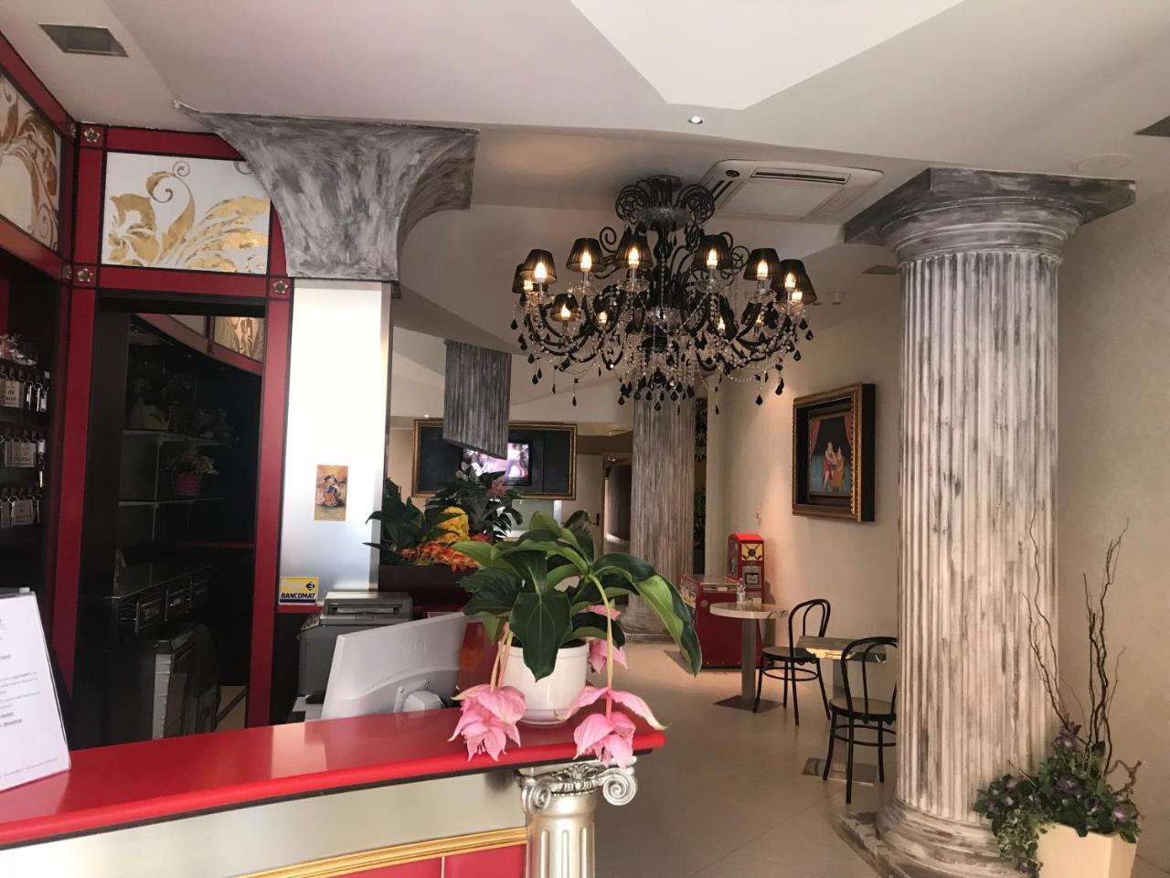 Hotel In Cesenatico Buitenkant foto