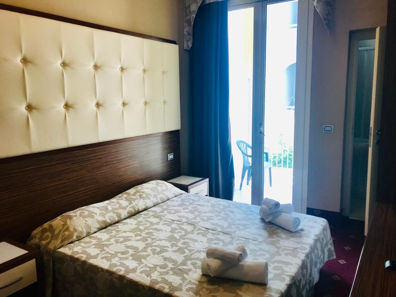 Hotel In Cesenatico Buitenkant foto