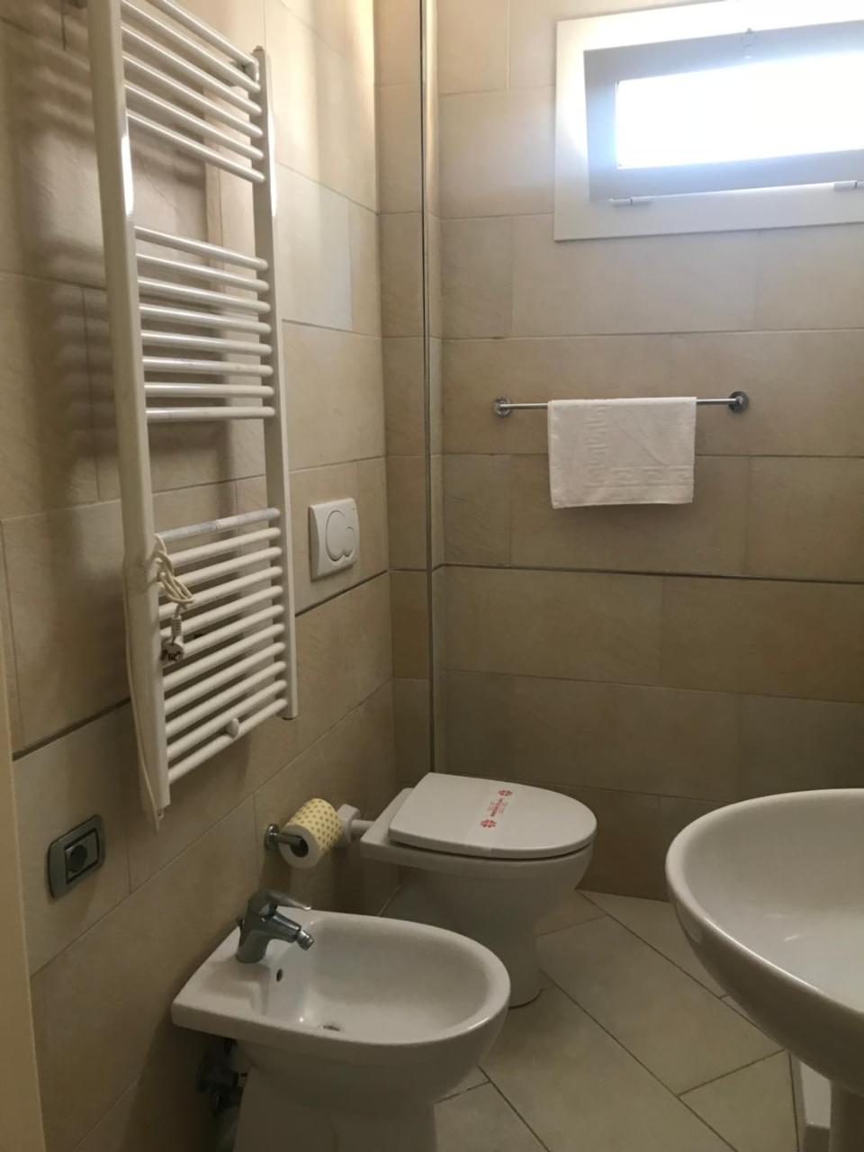 Hotel In Cesenatico Buitenkant foto