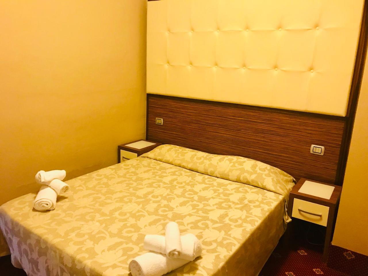 Hotel In Cesenatico Buitenkant foto